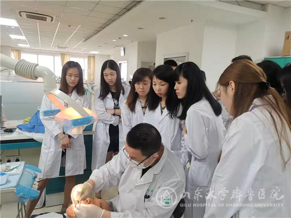 香港大学牙学院交流生来绿帽社