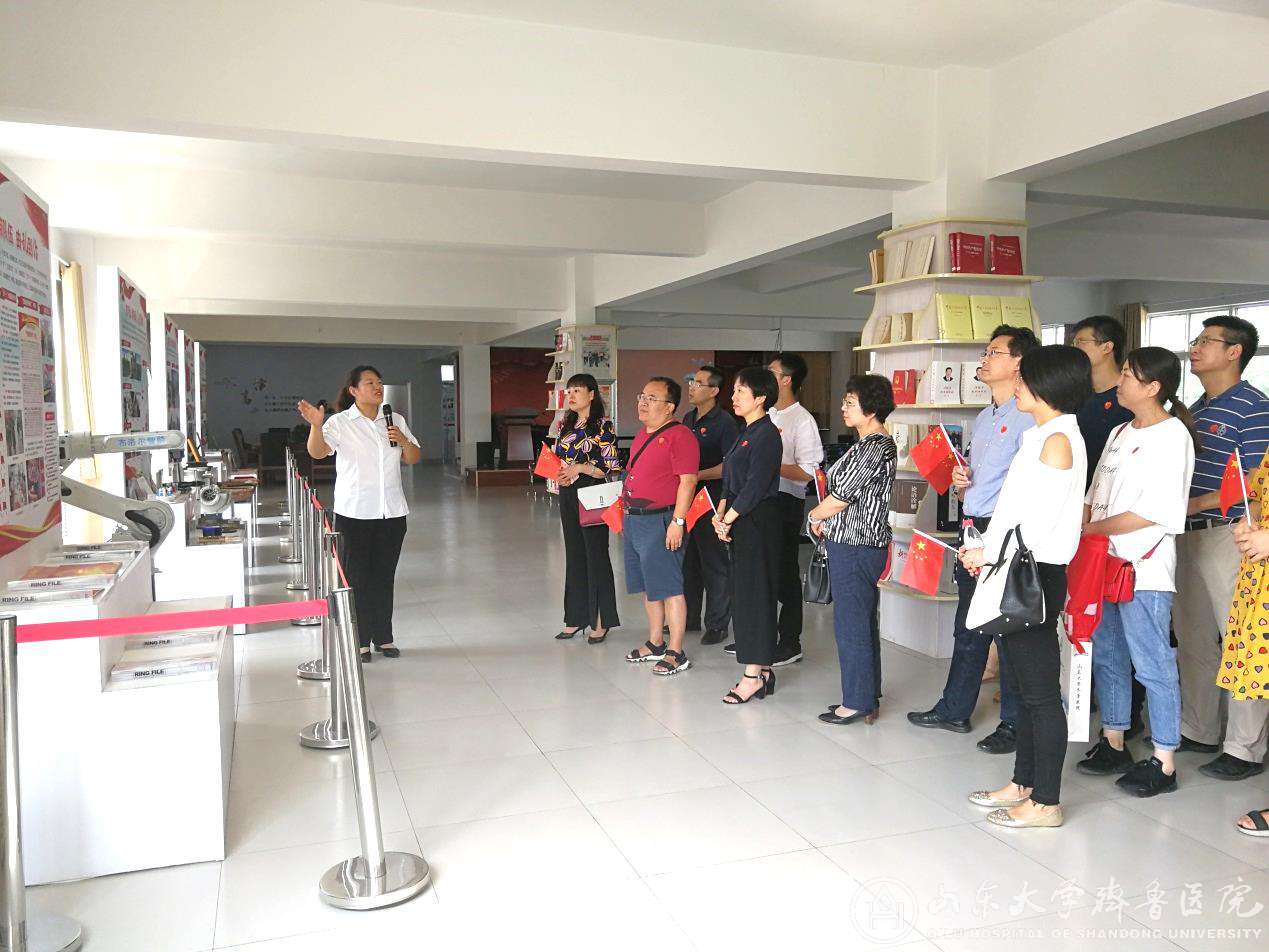 神经外科党支部赴章丘三涧溪村参观学习