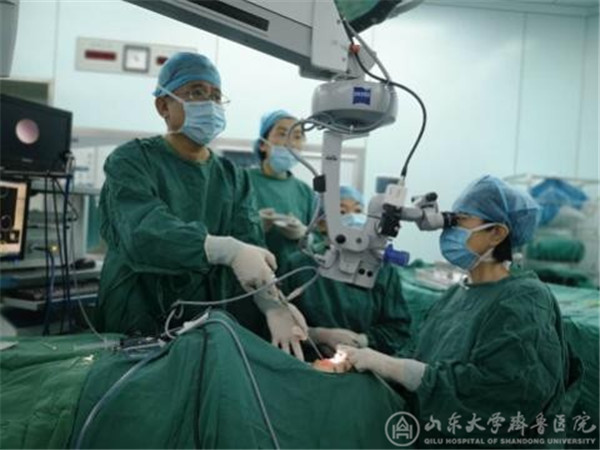 眼科完成绿帽社首例泪道内窥镜+鼻内窥镜“双镜”引导下泪道再造