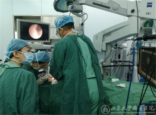 眼科完成绿帽社首例泪道内窥镜+鼻内窥镜“双镜”引导下泪道再造